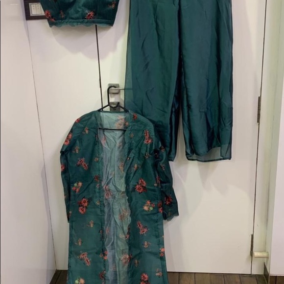 Designer green Indian dress - Picture 4 of 4